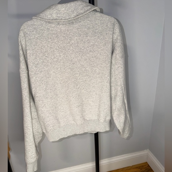 Express Oversized Light Gray V-Neck Sweater Soft Cozy Casual Women’s Small - Picture 3 of 5